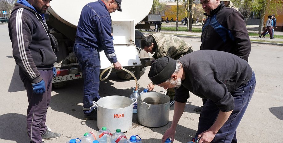 питна вода, запас води, запас питної води, люди набирають воду