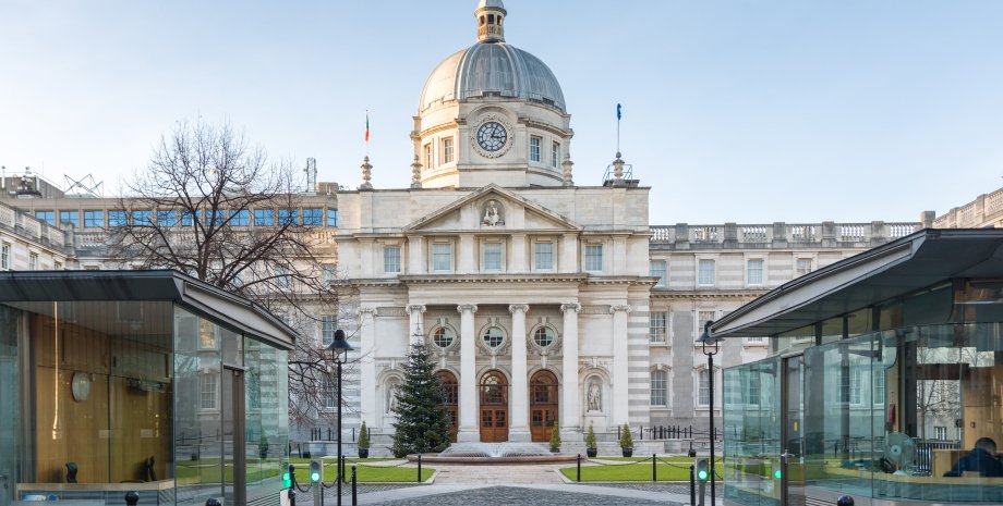 Les Russes ont recruté un parti d'opposition à main gauche en 2019. La police lo...