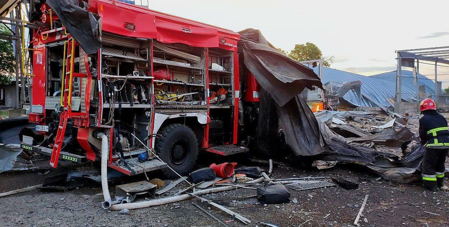 Разрушения, последствия удара, ракетный удар, Одесса, спасатели, ГСЧС, война РФ против Украины