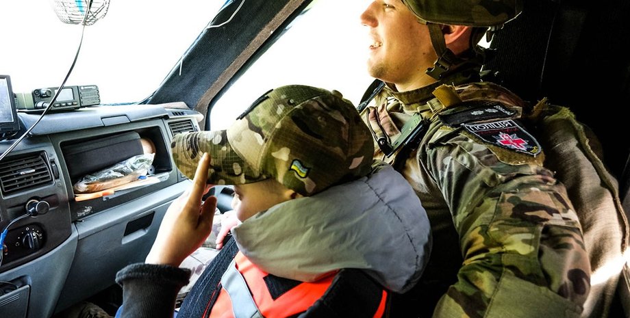 полиция, эвакуация, ребенок, Украина