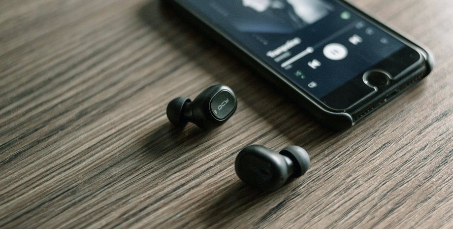 Facebook,  Clubhouse, соцсети, аудио, комнаті, подкасты,