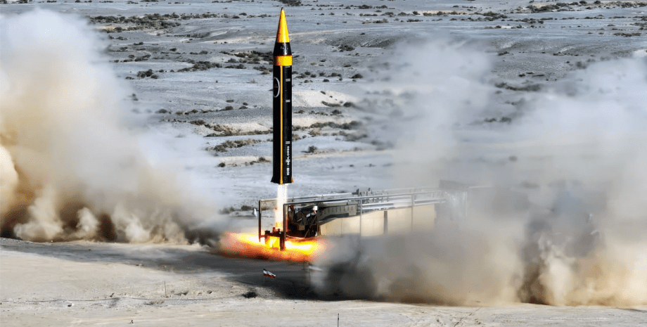 испытание баллистической ракеты Khorramshahr-4