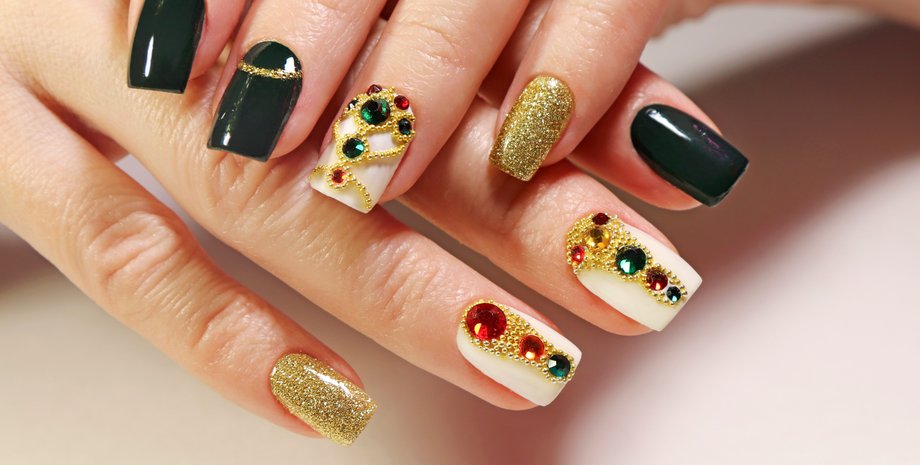 новогодний маникюр