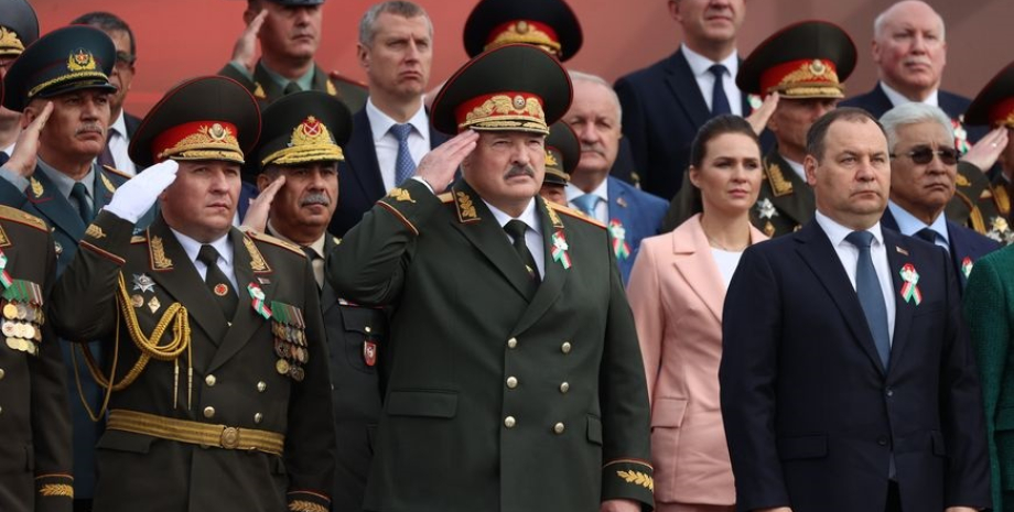 Oleksandr Lukashenko a parlé lors d'un défilé à Minsk et a signalé une certaine ...