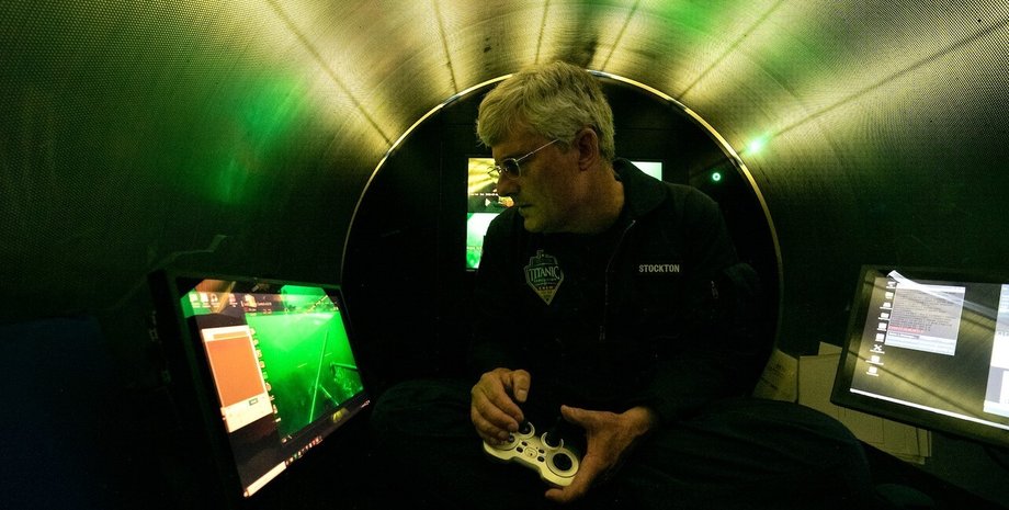 игровой манипулятор Logitech F710 на Титане