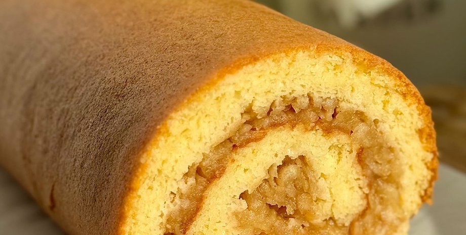 рулет с яблоками