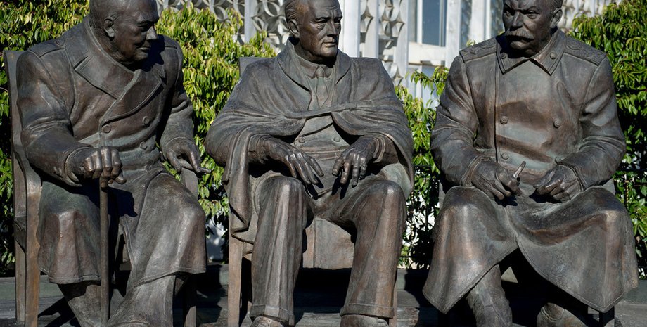 Памятник "Большой тройке" в Ялте / Фото: Ридус