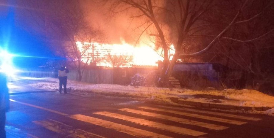 Последствия падения обломков ракеты в Киеве Киев, Украина, война, фото