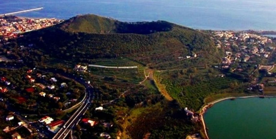 Супервулкан Campi Flegrei / Фото: napolitoday.it