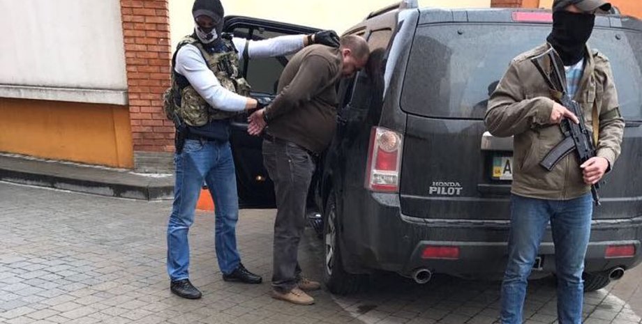 Задержание подозреваемого / Фото: gp.gov.ua