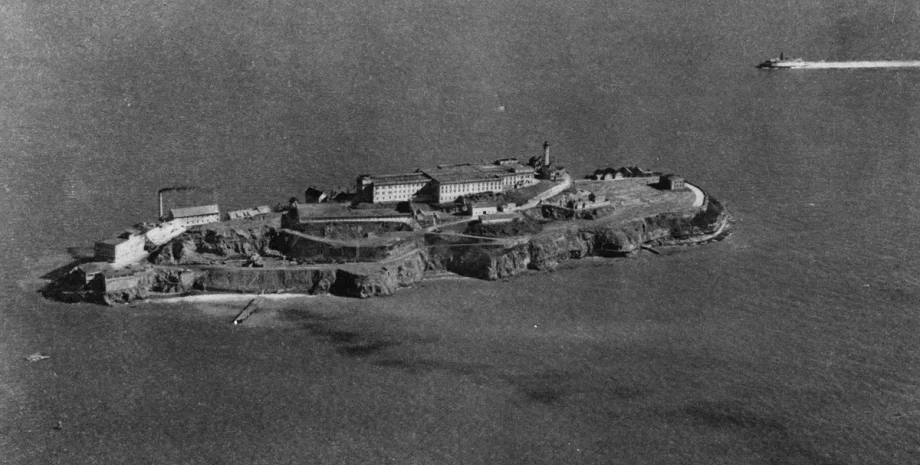 алькатрас остров тюрьма фото море