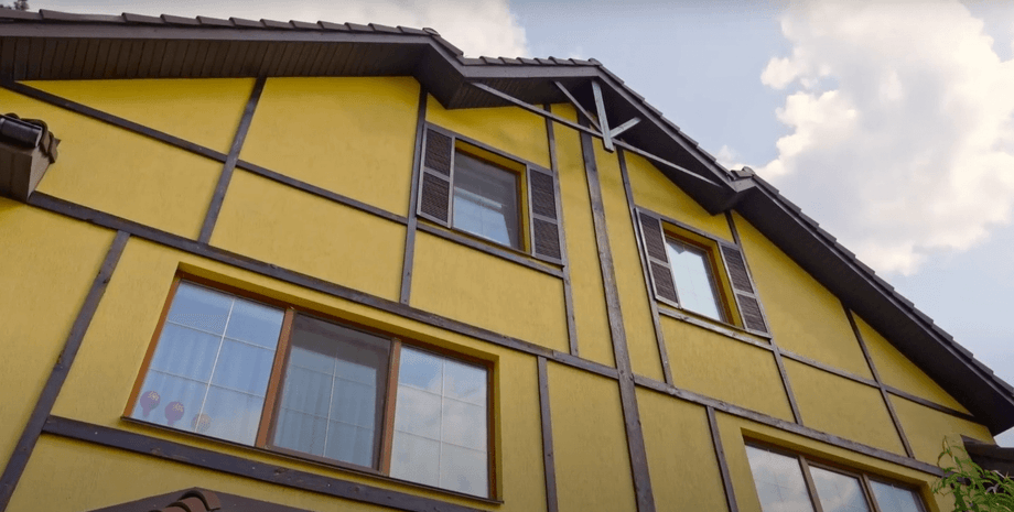 Расследователи рассказали о деле прокурора, с которым связана телепередача "Супермама" и две его жены, которые там появились