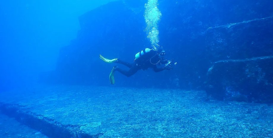 японская атлантида, памятник йонагуни