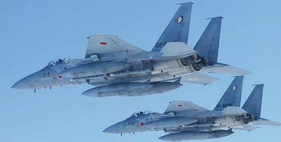 Японские истребители F-15