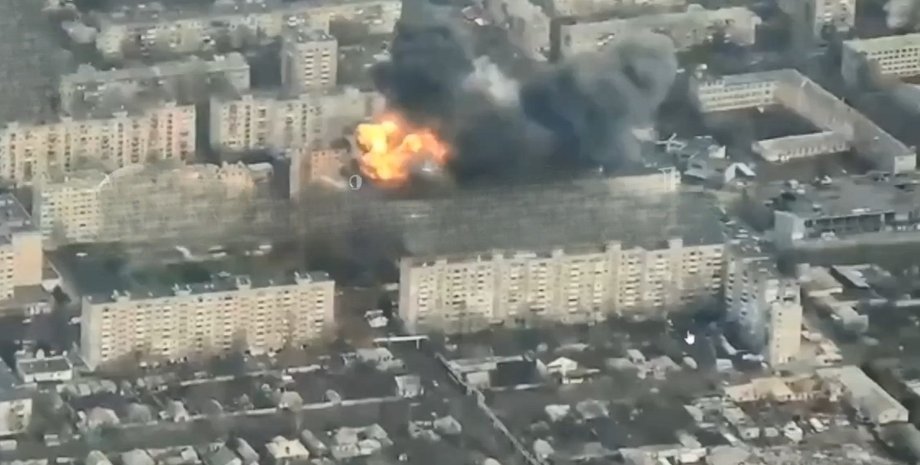 Лисичанськ вибух, Лисичанськ ЗС РФ, Лисичанськ влучання Су-27 ЗСУ, бомба Су-27 ЗСУ, винищувач Су-27 ЗСУ, Су-27 ЗСУ бомба