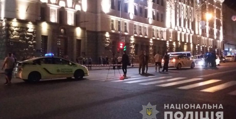 Место стрельбы у мэрии Харькова