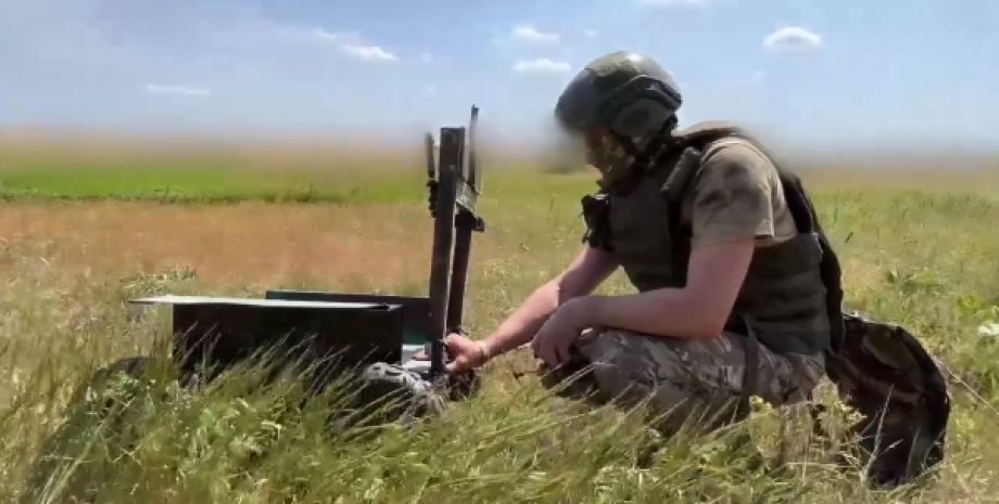 Российский военный с платформой "Скорпион-М" ВС РФ, Скорпион-М, робот, фото