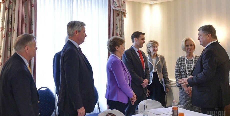 Петр Порошенко встречается с конгрессменами США