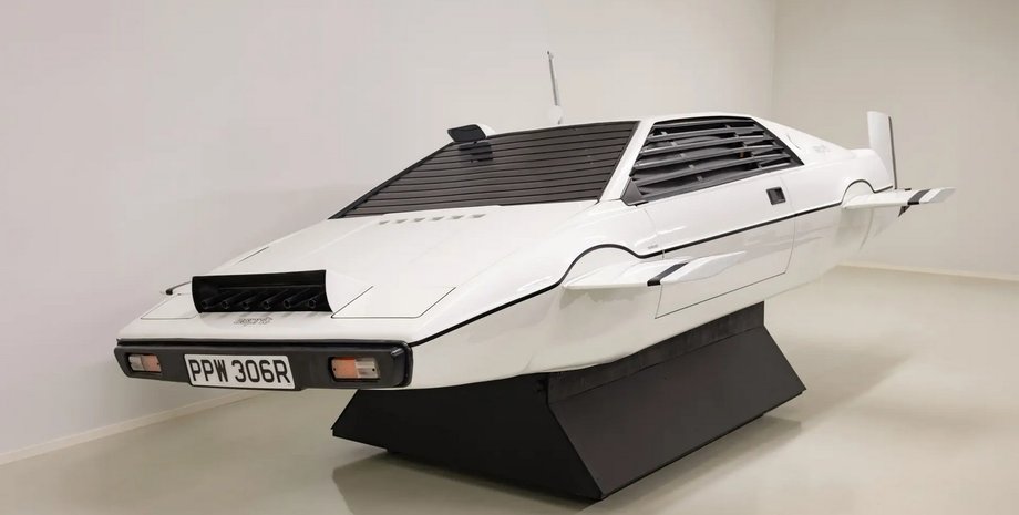 підводний човен джеймса бонда