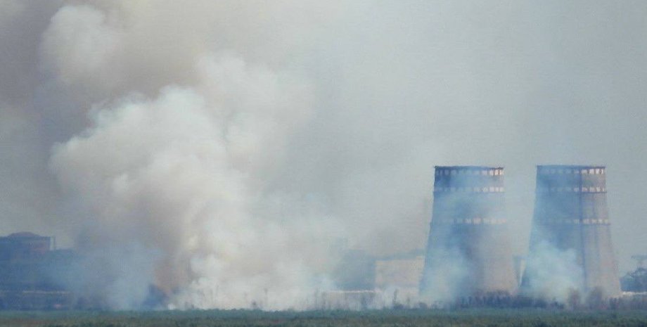 Горит в районе порта станции