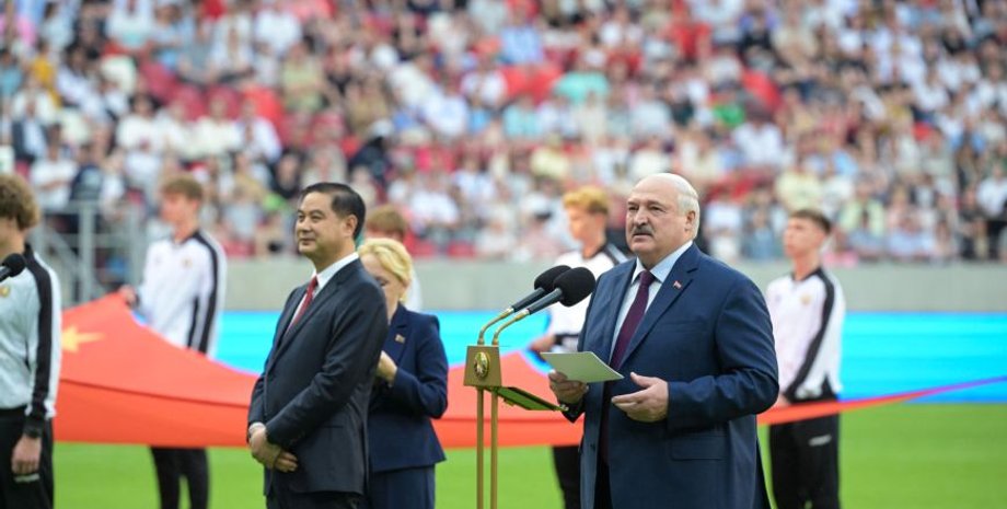 Лукашенко на открытии стадиона в Минске