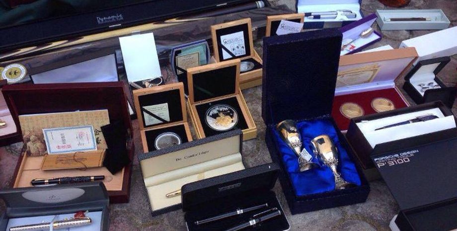 Вещи, обнаруженные во время обыска / Фото: facebook.com/LarysaSargan