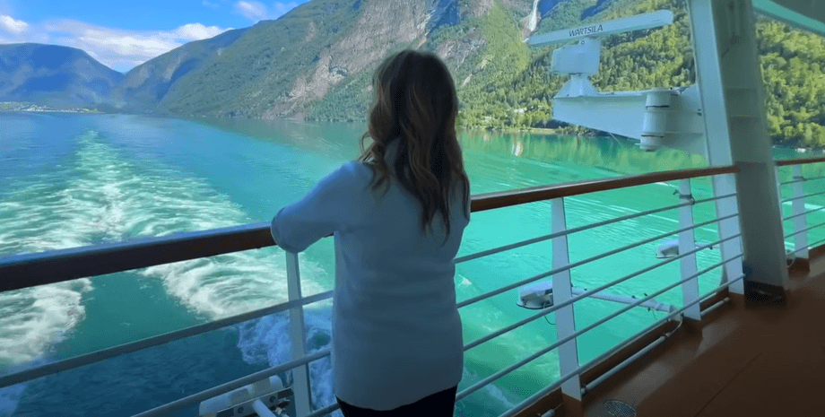 Ужин на круизном лайнере, круизный лайнер, путешествия, экономия денег, можно получить бесплатно, услуга во время круиза,