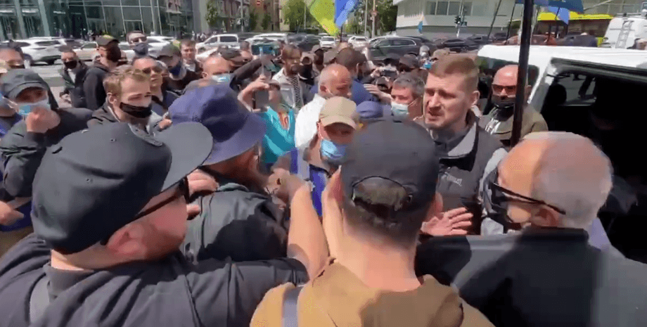 акция, продажа земли, ксу, открытие рынка земли, рынок земли, потасовка, драка, конфликт, патриотизм