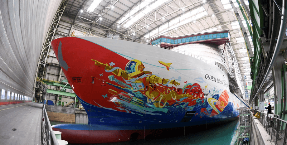 Гигантский лайнер Disney, который хотел разобрать на металлолом, выходит в первое плавание