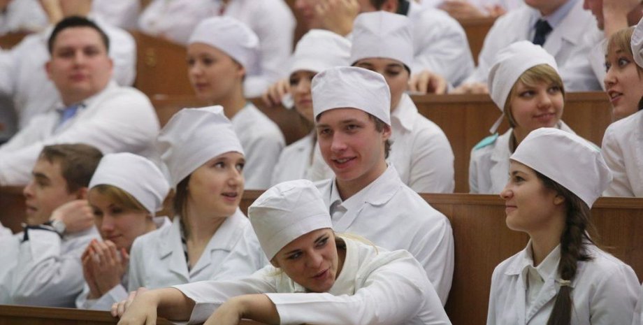 студенты-медики, военное положение, война в украине, медицинская помощь, парамедик,