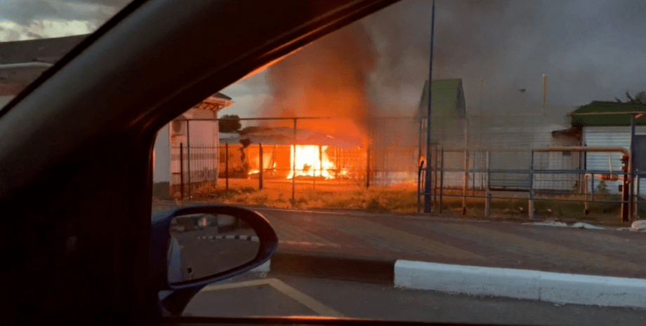 Пожар в Шебекино Пожар, Шебекино, рынок, Россия, РФ, обстрел