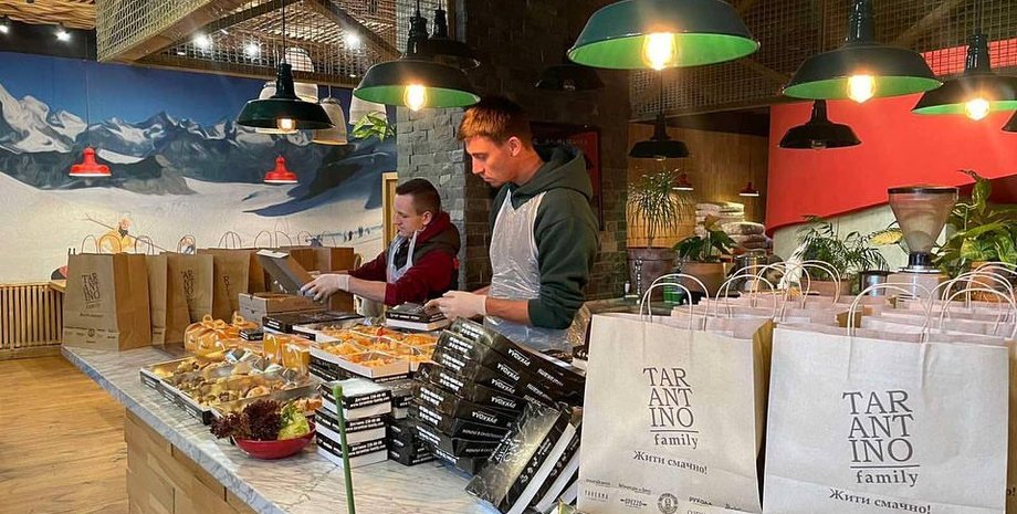 обшук ресторан, тарантине фемілі, нацполіція