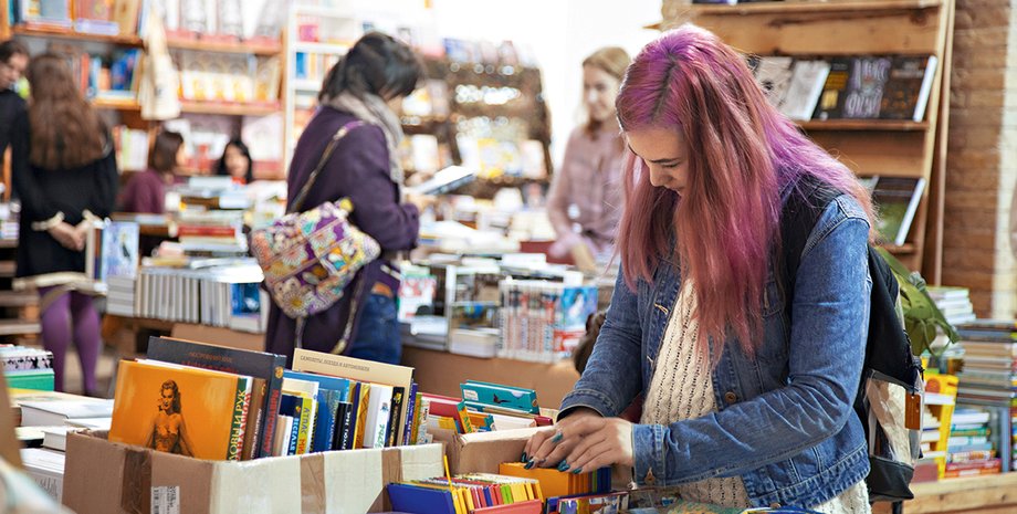 Фото: УНИАН. Рисунки: Николай Гавриловский