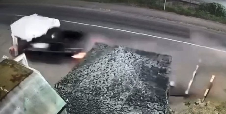 На Закарпатті автобіль BMW з п'яною водійкою убив прикордонника, яка працюцюв на блокпосту біля Перечина, написав Глагола