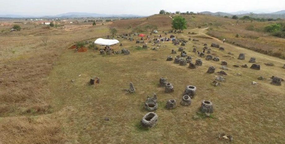 Долина кувшинов, древние захоронения, Лаос