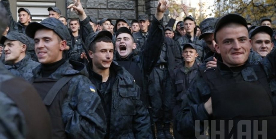 Пикет возле АП 13 октября / Фото:УНИАН