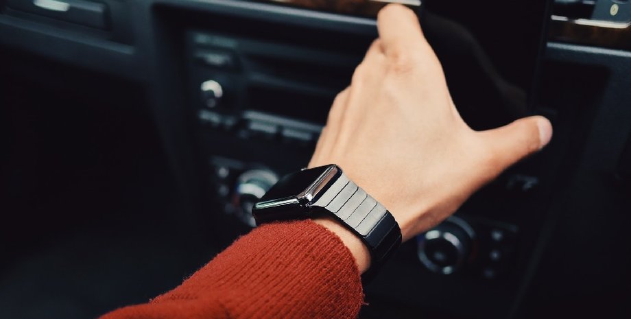 смарт-часы, смартфон