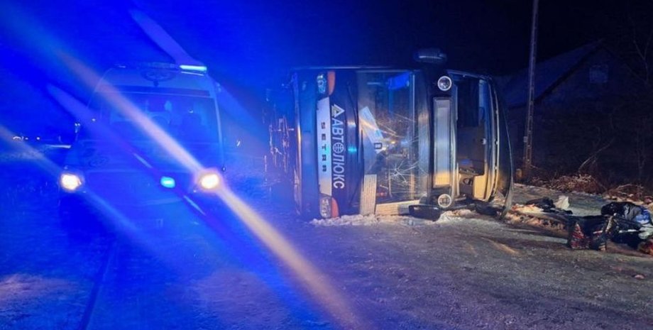 авария в Польше, украинский автобус перевернулся в Польше, люблинское воеводство, автобус дтп польша 27 января