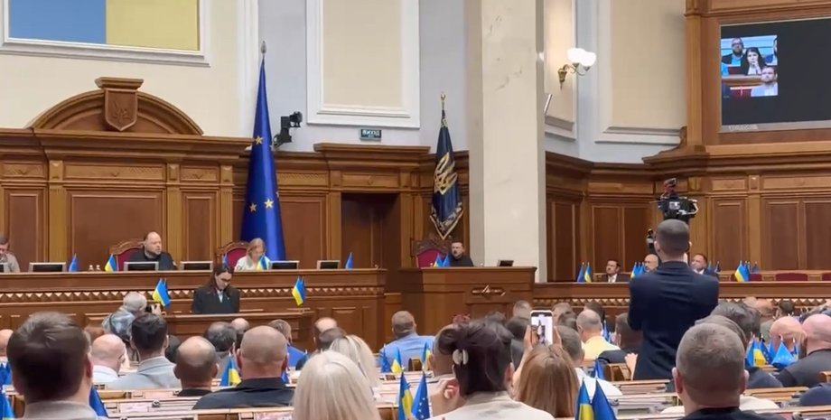 Нардеп Гончаренко поинтересовался демобилизацией и услышал ответ от Зеленского, свидетельствует трансляция из Верховной Рады