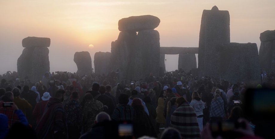 літнє сонцестояння, Стоунхендж, небо, люди, фото