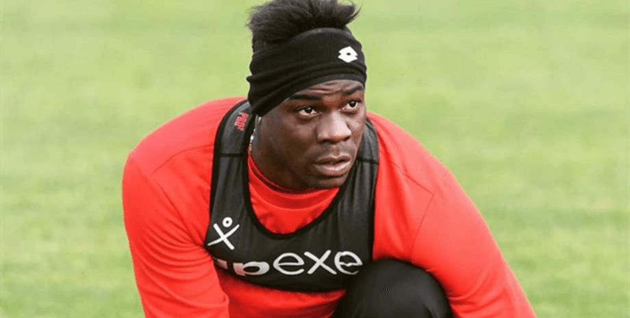 Марио Балотелли, Шахтер