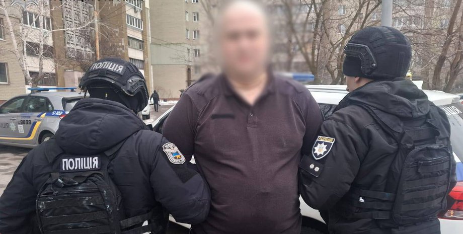 Насмехался над мемориалом на Майдане полиция задержала мужчину, который насмехался над Народным мемориалом на Майдане