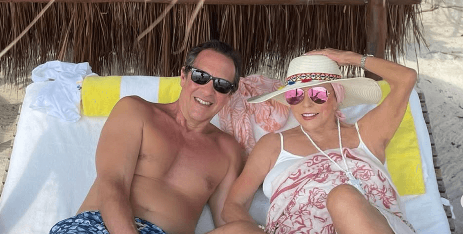 Джоан Коллінз та Персі Гібсон вийшли на публіку