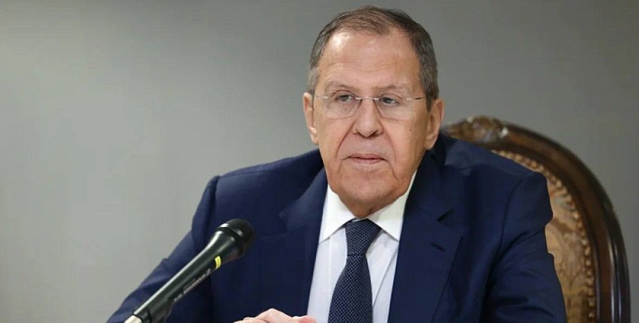 Лавров пояснив, чого вимагає РФ для встановлення миру Для закінчення війни потрібно офіційно визнати Крим та 4 українські області російськими - Лавров