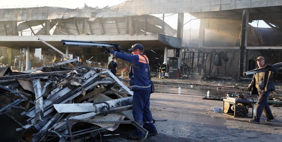 удар по ТЦ Амстор