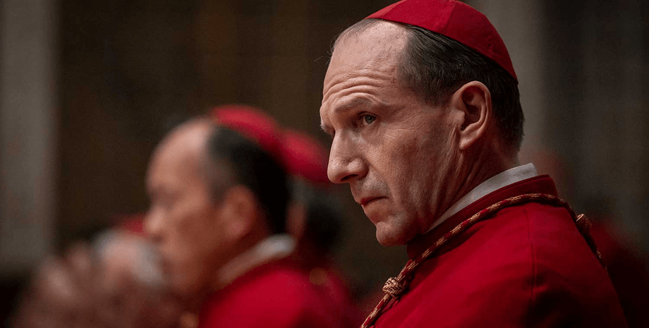 Рецензия на фильм "Конклав" 2024, Рэйф Файнс, Изабелла Росселини, Стэнли Туччи
