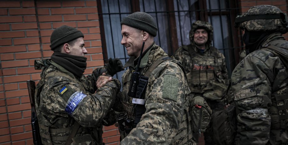 Partager: Anatoliy Kupol, ancien commandant de la 53e brigade mécanisée distinct...