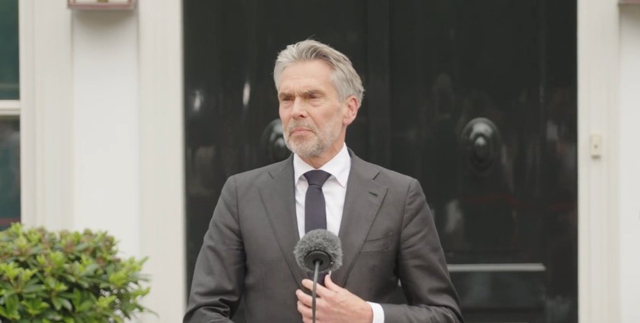 У Нідерландах пішов у відставку уряд, оскільки міністри з різних політичних сил не дійшли згоди, заявив прем'єр Дік Схоф