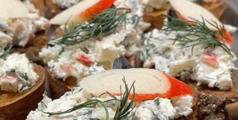 бутерброды с крабовыми палочками, бутерброды на скорую руку