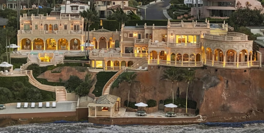 Особняк Піщаний замок Особняк Піщаний замок, замок із піску, Версаль на скелі, подоба Версаля, особняк на березі моря, особистий пляж, розкішний особняк, будинок мільярдера